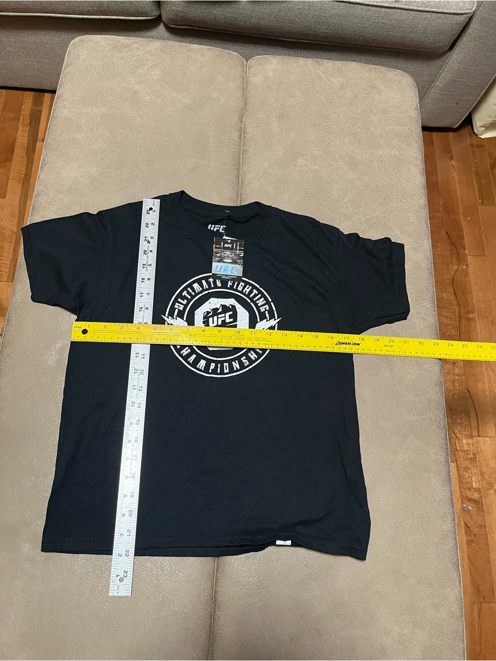 UFC kids  Black Logo Crew Neck T-Shirt size medium